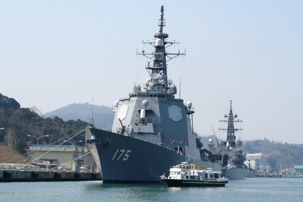 海軍ゆかりの港めぐり遊覧船
