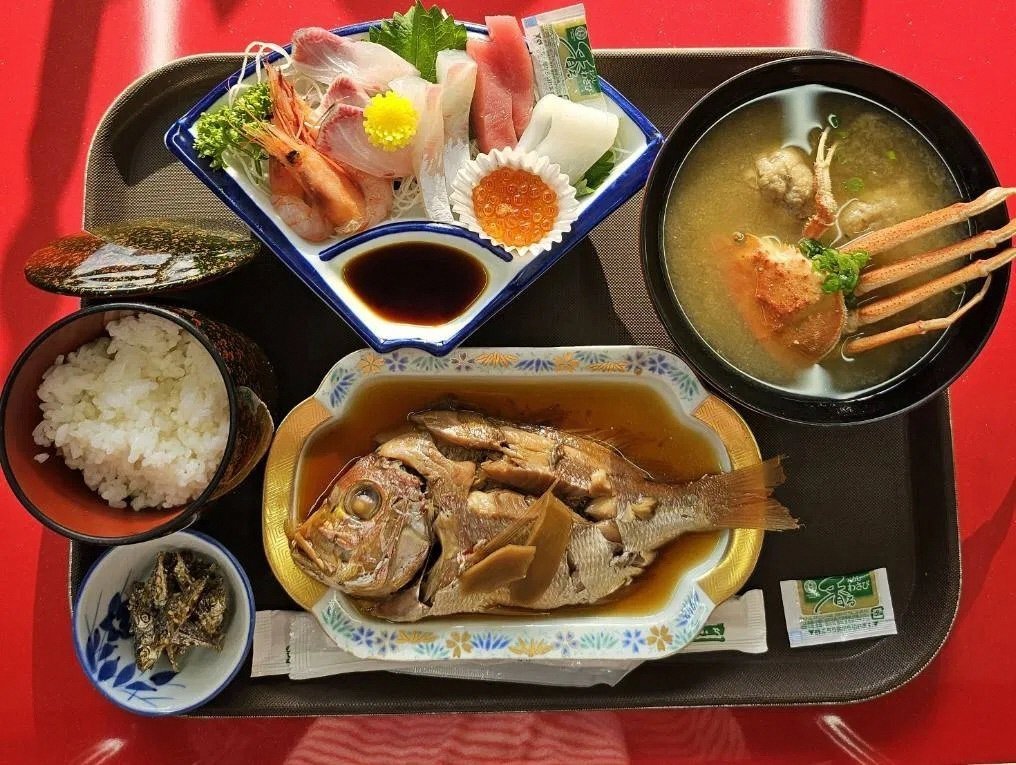 漁師食堂で海鮮ランチ